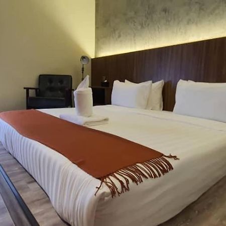 Vista Hotel 타와우 외부 사진