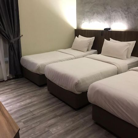 Vista Hotel 타와우 외부 사진