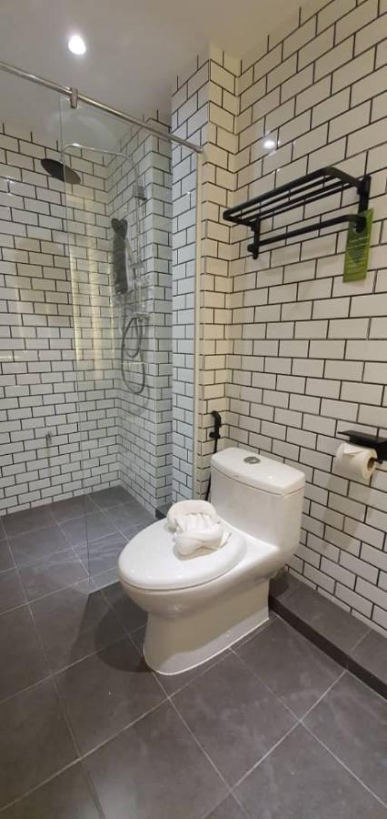 Vista Hotel 타와우 외부 사진