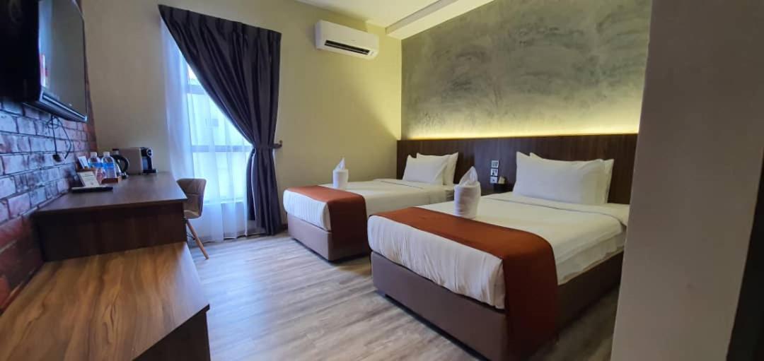 Vista Hotel 타와우 외부 사진