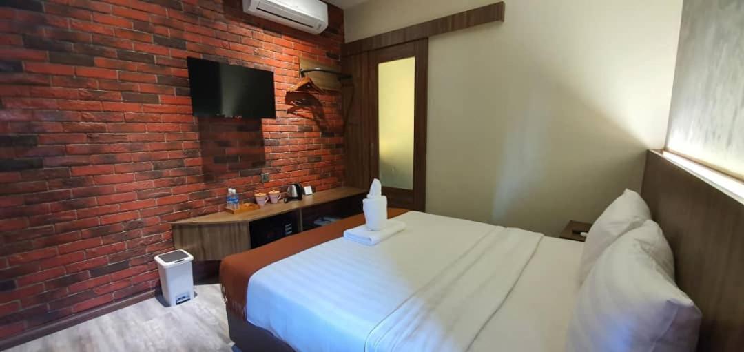 Vista Hotel 타와우 외부 사진