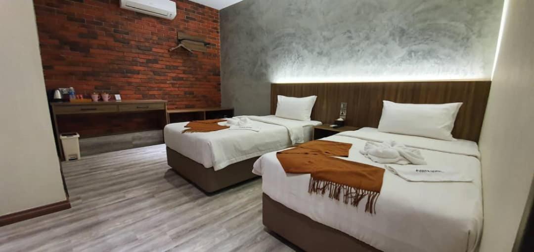 Vista Hotel 타와우 외부 사진